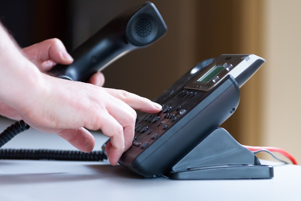 Im Netzgebiet der ÜZW kommt es immer wieder zu falschen Telefon-Anrufen im Namen der ÜZW.