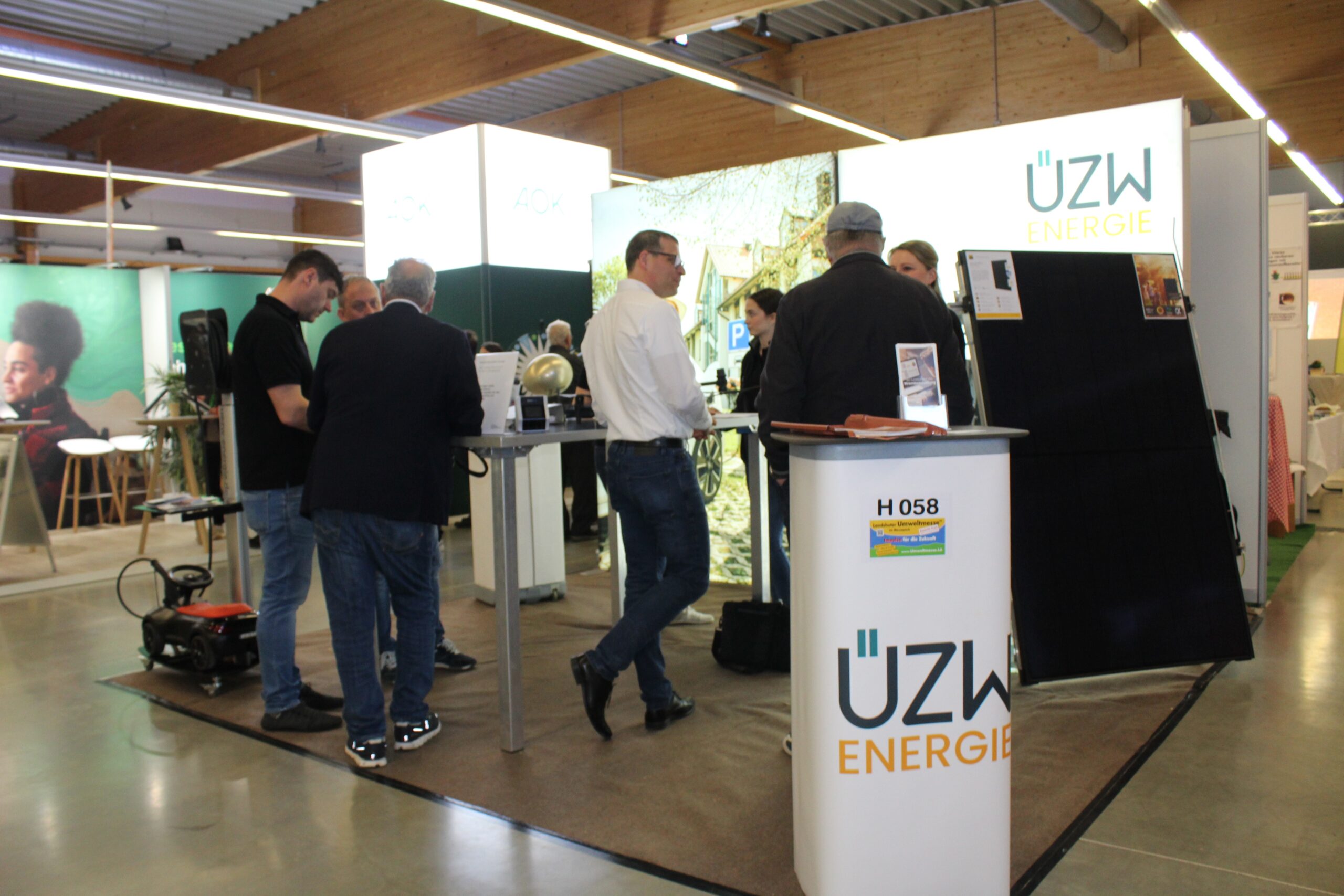 Regionaler Energieversorger ÜZW auf der LA Umweltmesse 2024