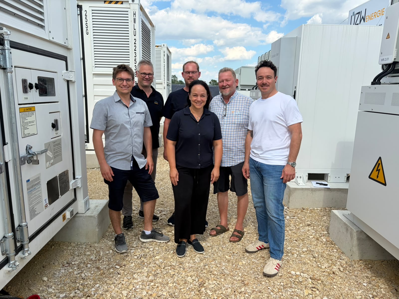 Freie Wähler mit Essenbachs Erstem Bürgermeister Daniel Braun beim ÜZW Batteriegroßspeicher in Altheim